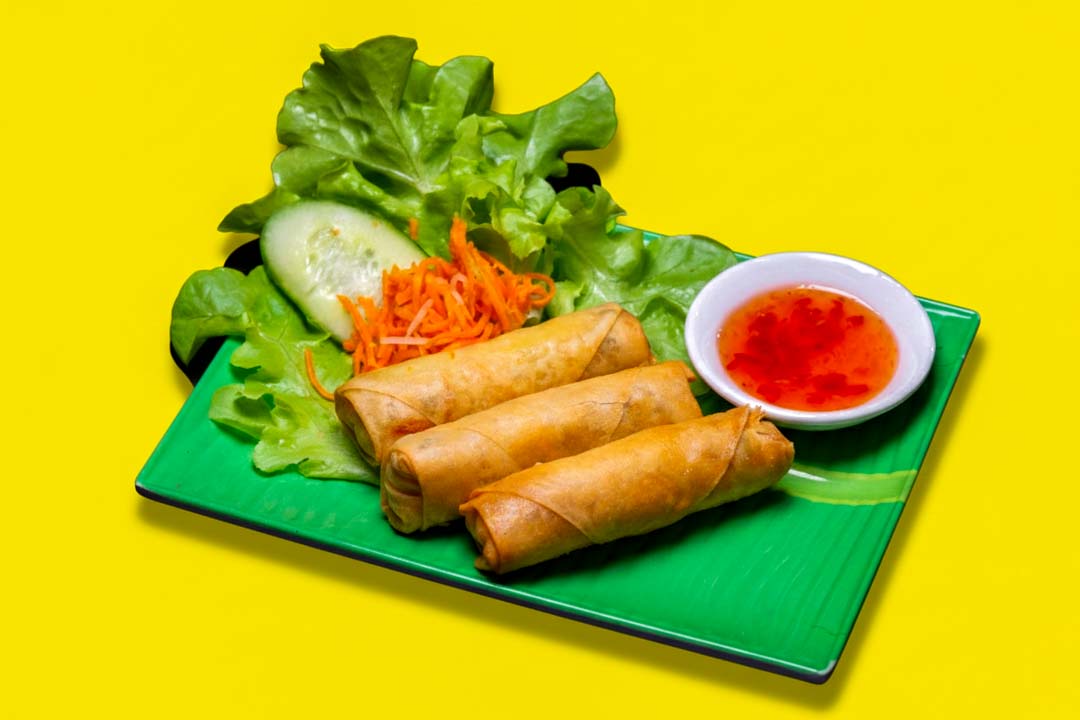 Pork and prawn spring rolls with dipping sauce