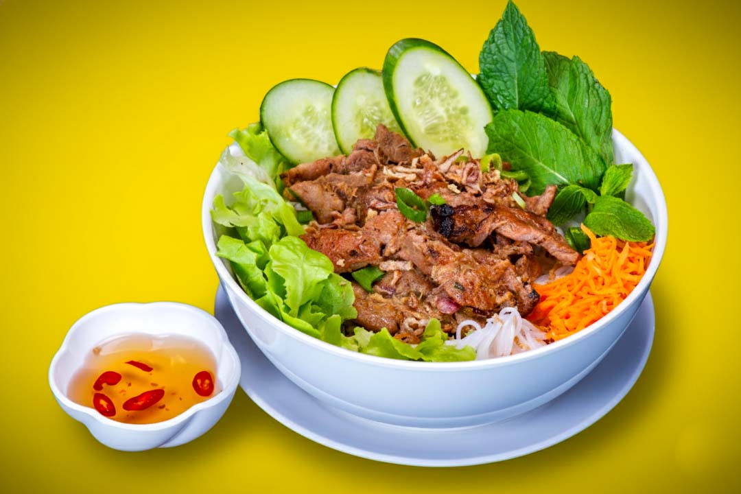 Grilled pork vermicelli salad